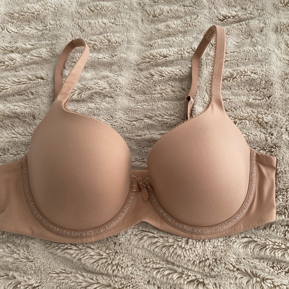 Victoria Secret Body Lined Demi bra